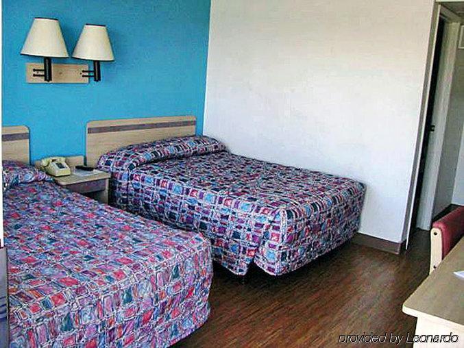 Motel 6 Kansas City, Mo - Airport Eksteriør bilde