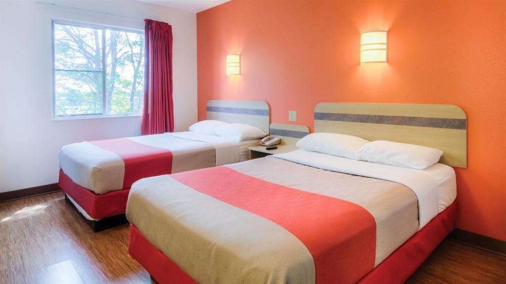 Motel 6 Kansas City, Mo - Airport Eksteriør bilde